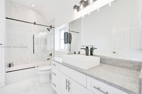 Touwnhouse à vendre à Fort Lauderdale, Floride: 3 chambres, 253.81 m2 № 2351417 - photo 21