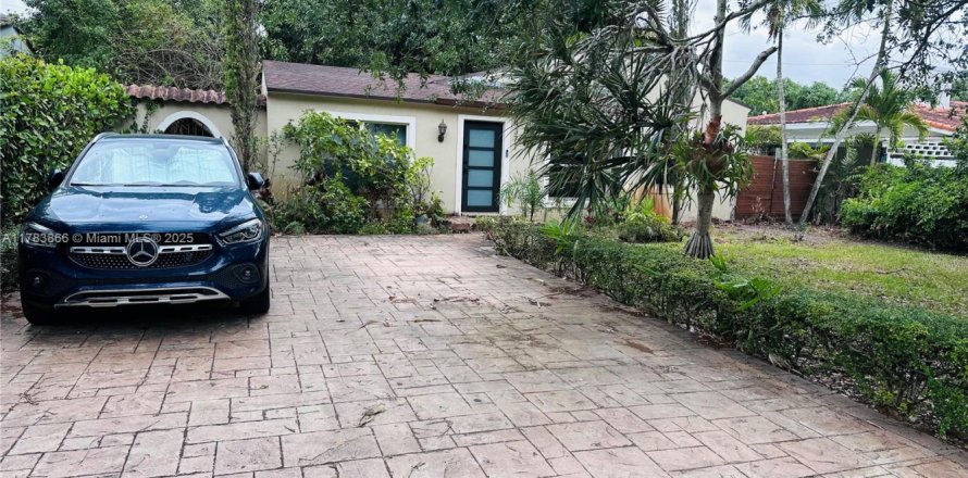 House in Miami, Florida 3 bedrooms, 113.06 sq.m. № 1874598