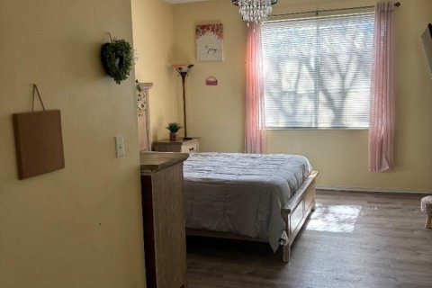 Townhouse in Tamarac, Florida 2 bedrooms, 103.12 sq.m. № 2288831 - photo 19