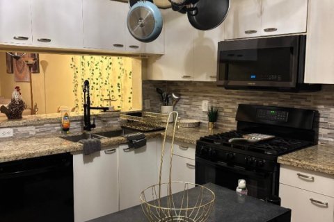 Townhouse in Tamarac, Florida 2 bedrooms, 103.12 sq.m. № 2288831 - photo 28