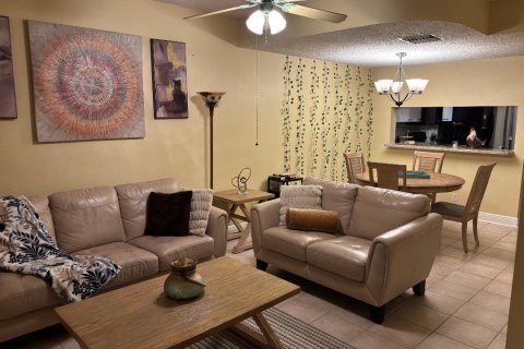 Townhouse in Tamarac, Florida 2 bedrooms, 103.12 sq.m. № 2288831 - photo 10