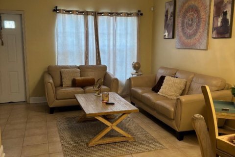 Townhouse in Tamarac, Florida 2 bedrooms, 103.12 sq.m. № 2288831 - photo 24