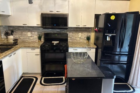 Townhouse in Tamarac, Florida 2 bedrooms, 103.12 sq.m. № 2288831 - photo 7