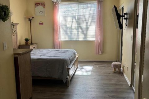 Townhouse in Tamarac, Florida 2 bedrooms, 103.12 sq.m. № 2288831 - photo 18
