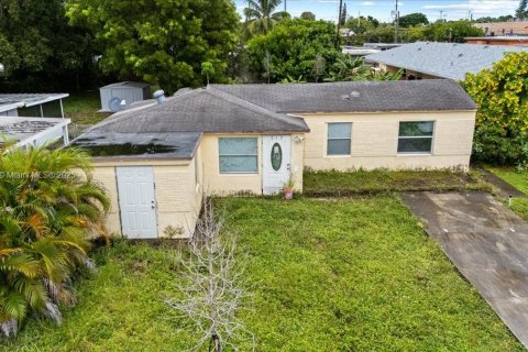 House in Hollywood, Florida 2 bedrooms, 83.89 sq.m. № 1814096 - photo 5