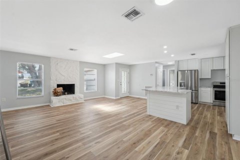 House in Spring Hill, Florida 3 bedrooms, 159.79 sq.m. № 1743059 - photo 3