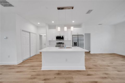 Casa en alquiler en Port Charlotte, Florida, 3 dormitorios, 175.21 m2 № 1789385 - foto 4