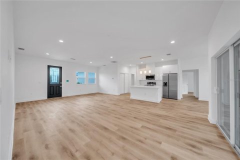 Casa en alquiler en Port Charlotte, Florida, 3 dormitorios, 175.21 m2 № 1789385 - foto 2