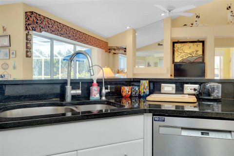 House in Venice, Florida 4 bedrooms, 258.36 sq.m. № 1580918 - photo 28