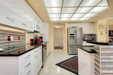 House in Venice, Florida 4 bedrooms, 258.36 sq.m. № 1580918 - photo 23
