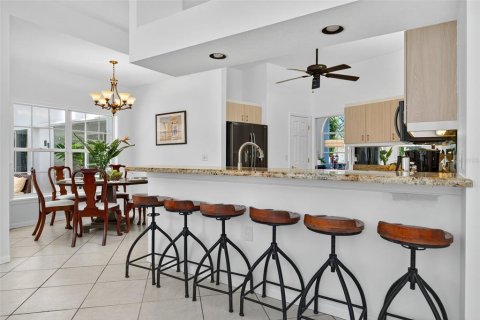 House in Sarasota, Florida 3 bedrooms, 221.01 sq.m. № 2403691 - photo 13