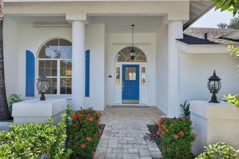 House in Sarasota, Florida 3 bedrooms, 221.01 sq.m. № 2403691 - photo 4