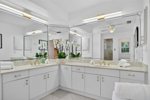 House in Sarasota, Florida 3 bedrooms, 221.01 sq.m. № 2403691 - photo 19