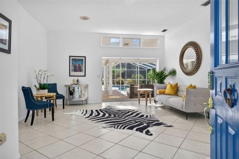House in Sarasota, Florida 3 bedrooms, 221.01 sq.m. № 2403691 - photo 5