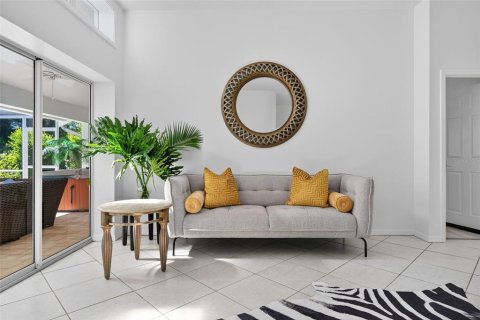 House in Sarasota, Florida 3 bedrooms, 221.01 sq.m. № 2403691 - photo 7