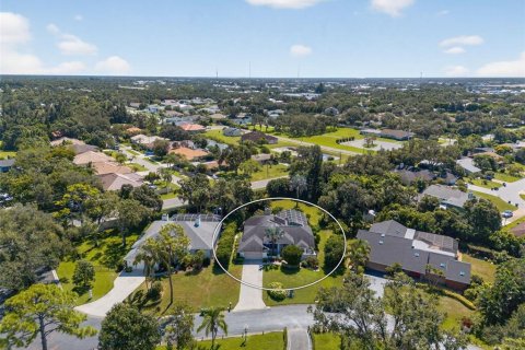 House in Sarasota, Florida 3 bedrooms, 221.01 sq.m. № 2403691