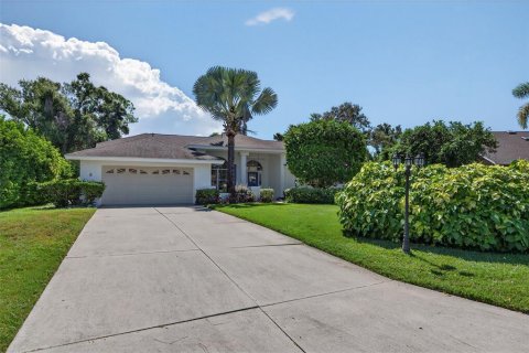 House in Sarasota, Florida 3 bedrooms, 221.01 sq.m. № 2403691 - photo 2