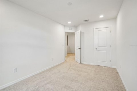 Townhouse in Zephyrhills, Florida 3 bedrooms, 146.14 sq.m. № 2231465 - photo 27