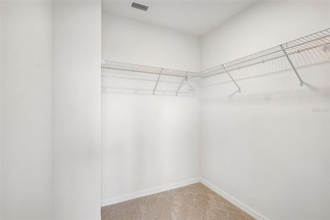 Townhouse in Zephyrhills, Florida 3 bedrooms, 146.14 sq.m. № 2231465 - photo 19