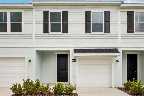 Townhouse in Zephyrhills, Florida 3 bedrooms, 146.14 sq.m. № 2231465