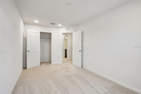 Townhouse in Zephyrhills, Florida 3 bedrooms, 146.14 sq.m. № 2231465 - photo 25