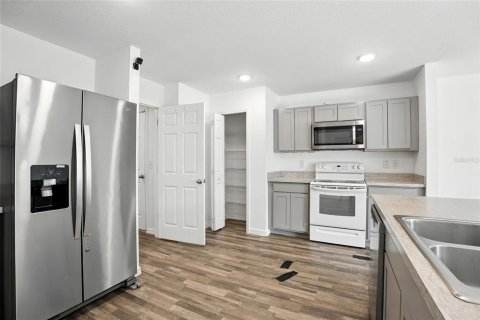 House in Poinciana, Florida 4 bedrooms, 172.89 sq.m. № 1873706 - photo 7