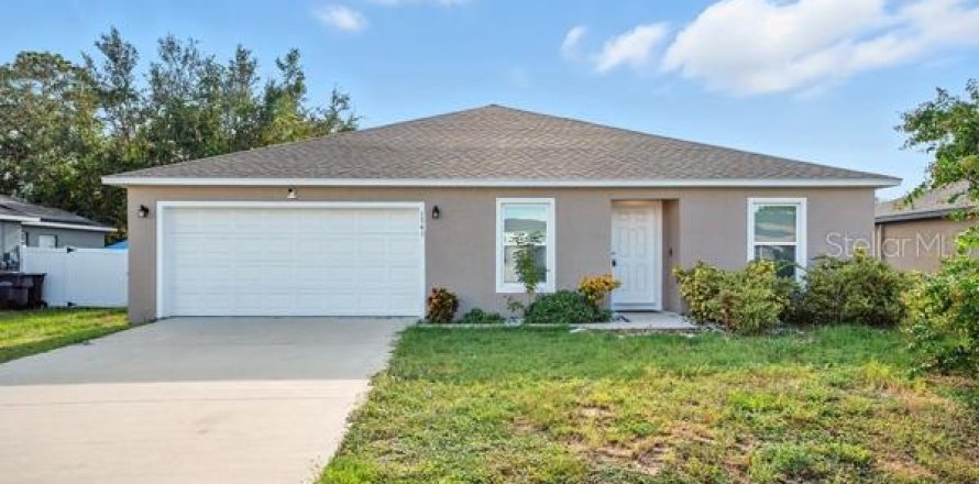 House in Poinciana, Florida 4 bedrooms, 172.89 sq.m. № 1873706