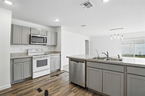 House in Poinciana, Florida 4 bedrooms, 172.89 sq.m. № 1873706 - photo 6