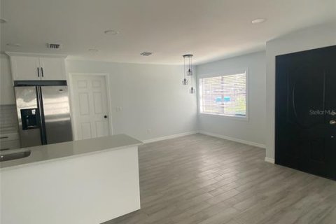 Villa ou maison à louer à Tampa, Floride: 4 chambres, 144.56 m2 № 2303145 - photo 5