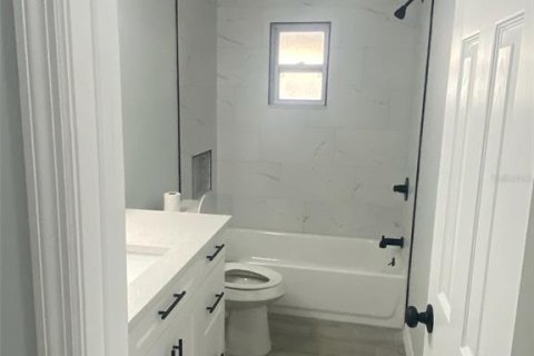 Villa ou maison à louer à Tampa, Floride: 4 chambres, 144.56 m2 № 2303145 - photo 9