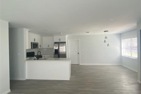 Villa ou maison à louer à Tampa, Floride: 4 chambres, 144.56 m2 № 2303145 - photo 4