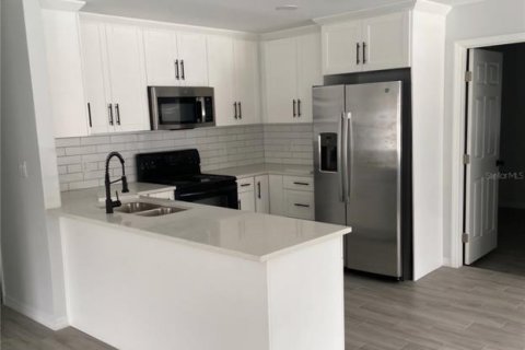 Villa ou maison à louer à Tampa, Floride: 4 chambres, 144.56 m2 № 2303145 - photo 2
