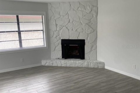 Villa ou maison à louer à Tampa, Floride: 4 chambres, 144.56 m2 № 2303145 - photo 6