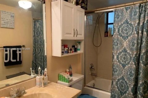 Condominio en venta en North Lauderdale, Florida, 2 dormitorios, 125.42 m2 № 1993601 - foto 13