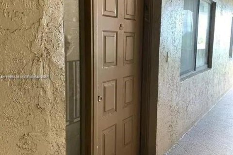 Condominio en venta en North Lauderdale, Florida, 2 dormitorios, 125.42 m2 № 1993601 - foto 3