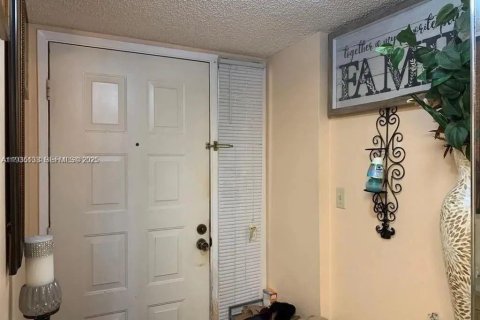 Condominio en venta en North Lauderdale, Florida, 2 dormitorios, 125.42 m2 № 1993601 - foto 12
