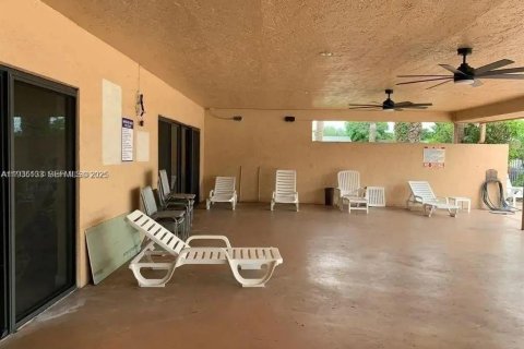 Condominio en venta en North Lauderdale, Florida, 2 dormitorios, 125.42 m2 № 1993601 - foto 9
