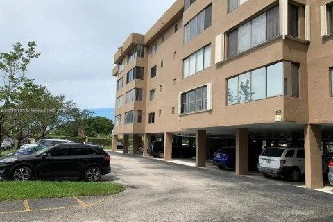 Condominio en venta en North Lauderdale, Florida, 2 dormitorios, 125.42 m2 № 1993601 - foto 8