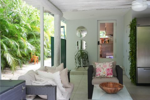 House in Biscayne Park, Florida 3 bedrooms № 2323791 - photo 24