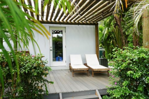 House in Biscayne Park, Florida 3 bedrooms № 2323791 - photo 22