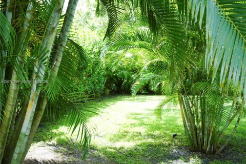 House in Biscayne Park, Florida 3 bedrooms № 2323791 - photo 30