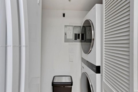 Condominio en alquiler en Miami Beach, Florida, 1 dormitorio, 68.75 m2 № 1993029 - foto 8