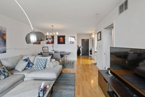Condominio en alquiler en Miami Beach, Florida, 1 dormitorio, 68.75 m2 № 1993029 - foto 4