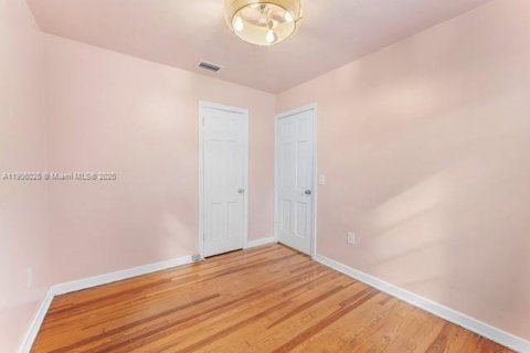 Casa en venta en Lake Worth, Florida, 3 dormitorios, 94.85 m2 № 1956660 - foto 14