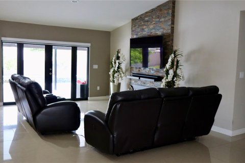 Villa ou maison à vendre à Homestead, Floride: 5 chambres, 198.44 m2 № 1942066 - photo 7