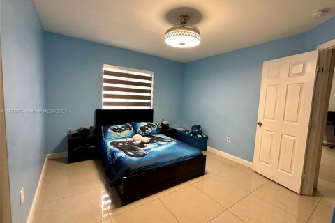 Villa ou maison à vendre à Homestead, Floride: 5 chambres, 198.44 m2 № 1942066 - photo 13
