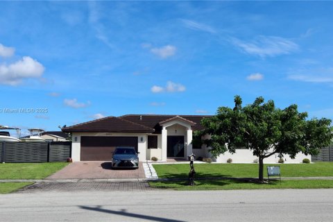 Villa ou maison à vendre à Homestead, Floride: 5 chambres, 198.44 m2 № 1942066 - photo 14