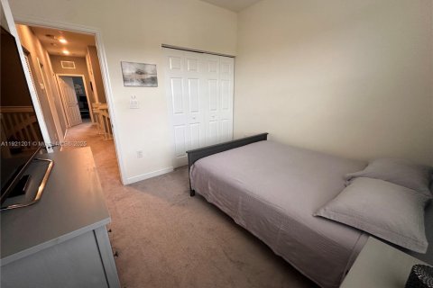 Townhouse in Hialeah, Florida 4 bedrooms, 177.26 sq.m. № 1976326 - photo 27