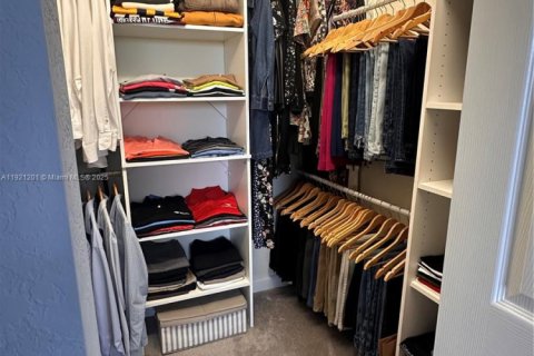 Townhouse in Hialeah, Florida 4 bedrooms, 177.26 sq.m. № 1976326 - photo 22