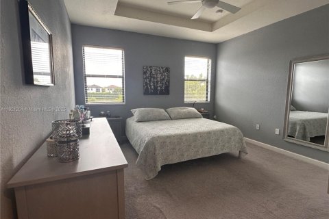 Townhouse in Hialeah, Florida 4 bedrooms, 177.26 sq.m. № 1976326 - photo 20